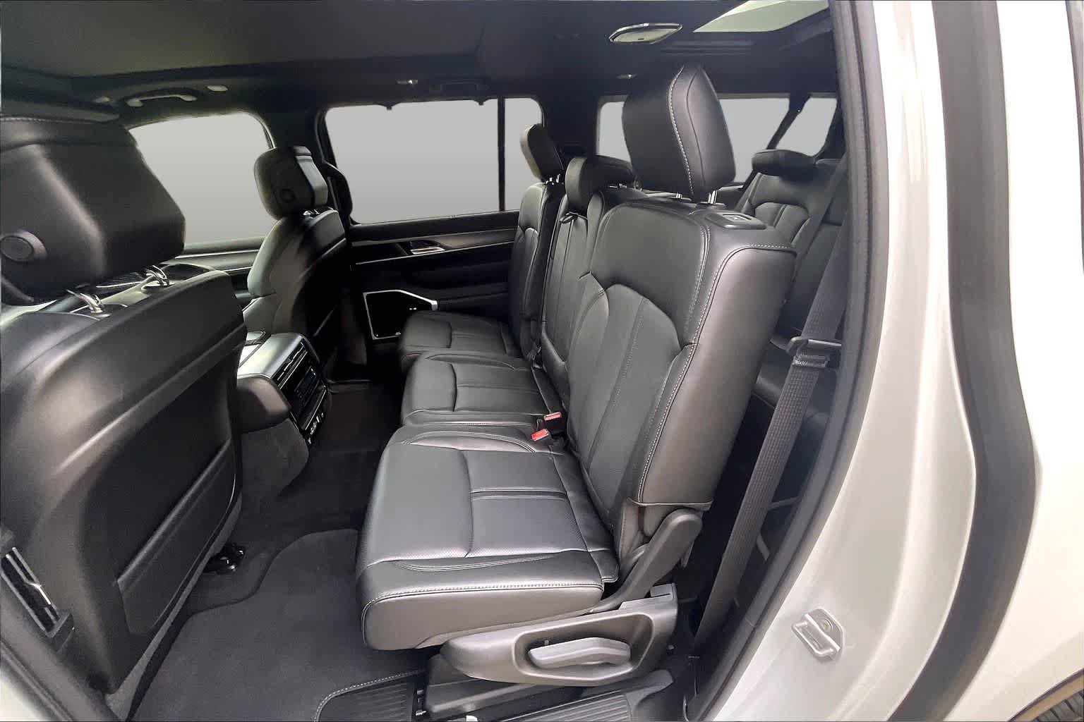 New 2026 Jeep Grand Wagoneer L Limited AWD/4WD image 21