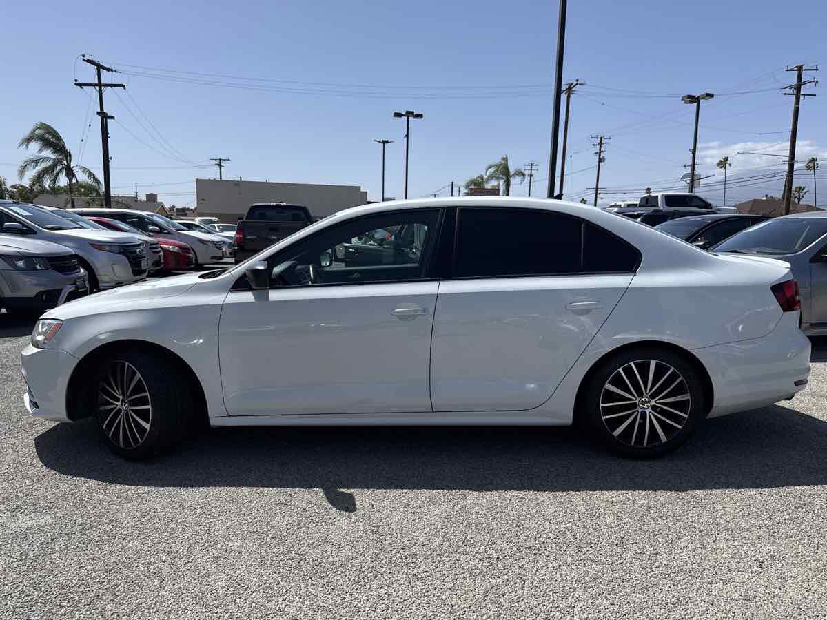 Used 2015 Volkswagen Jetta Sport FWD image 5