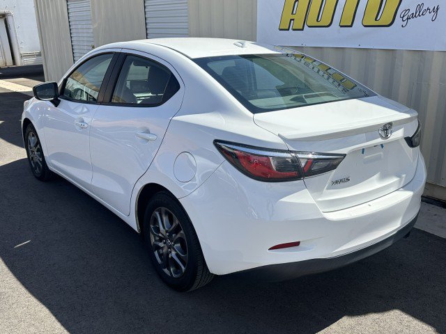 Used 2019 Toyota Yaris LE FWD image 2