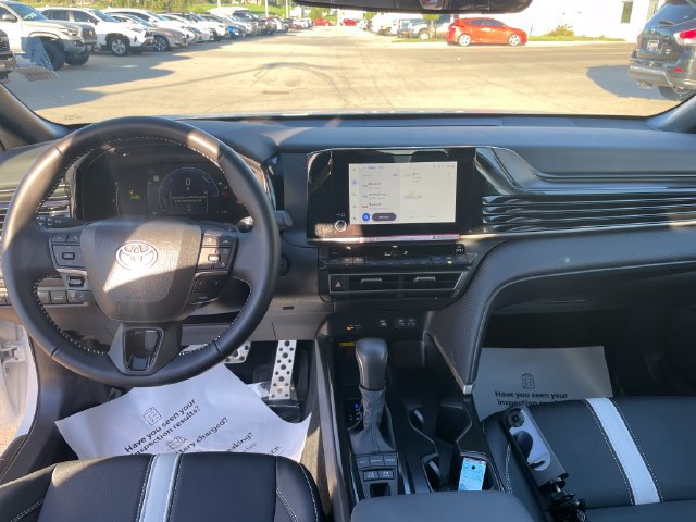 Used 2026 Toyota Camry SE FWD image 22