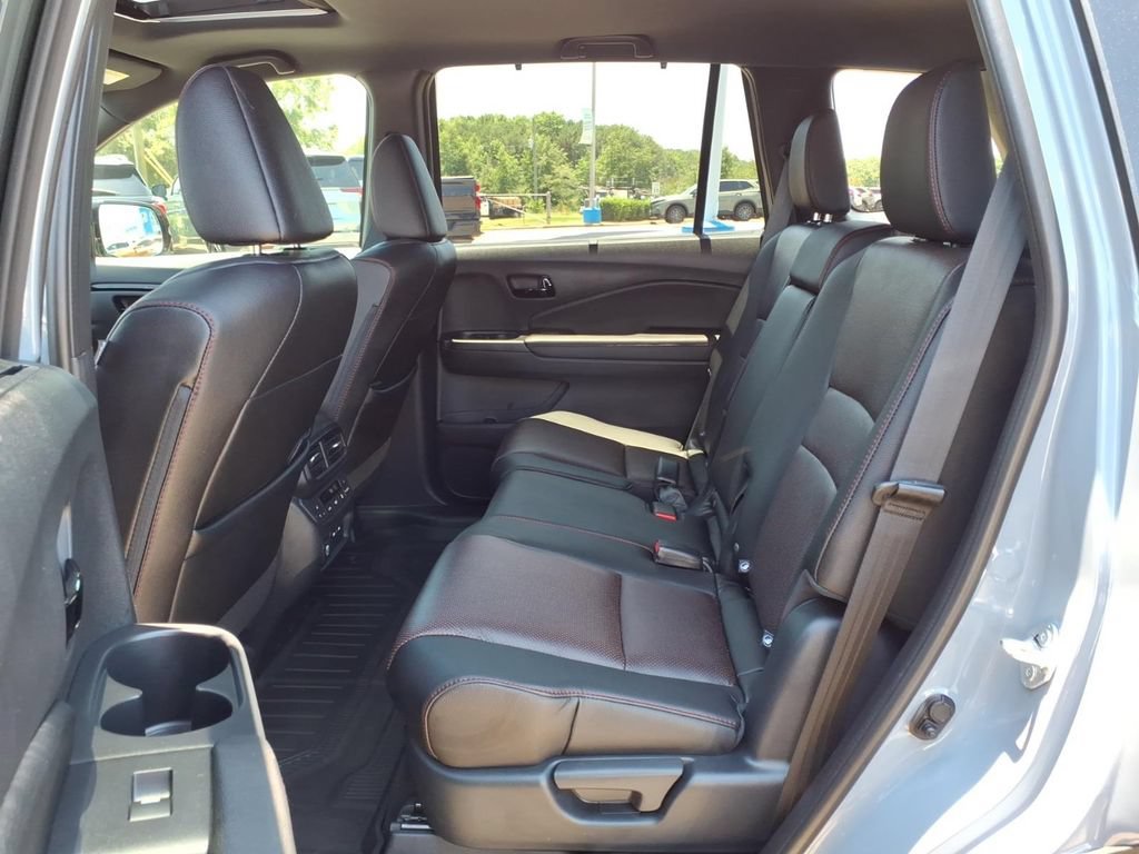 Used 2024 Honda Passport Black Edition image 6