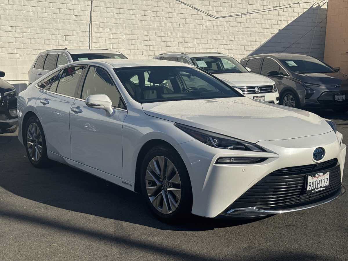 Used 2022 Toyota Mirai w/ Advanced Technology Package RWD image 2