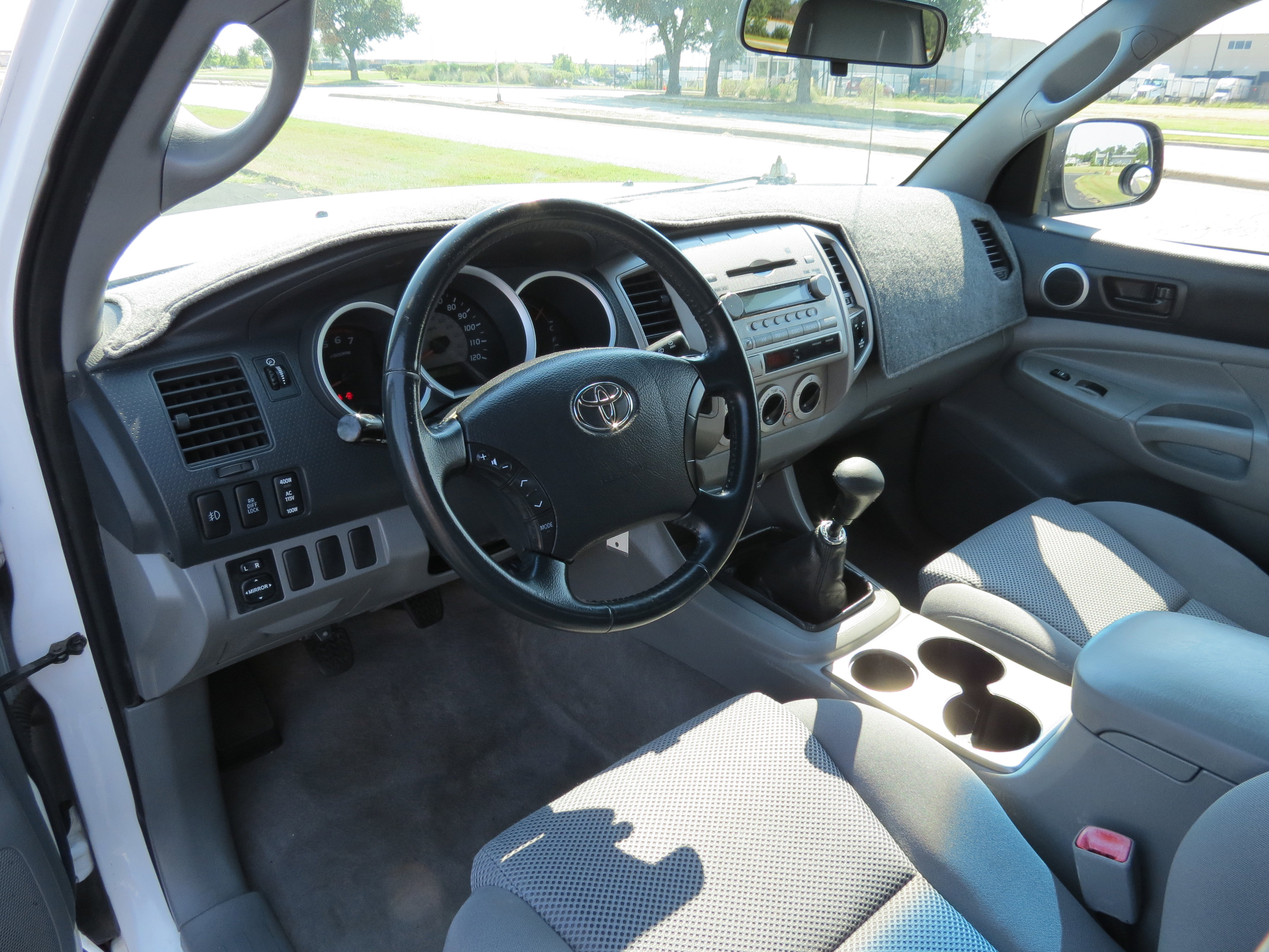 Used 2005 Toyota Tacoma PreRunner image 16