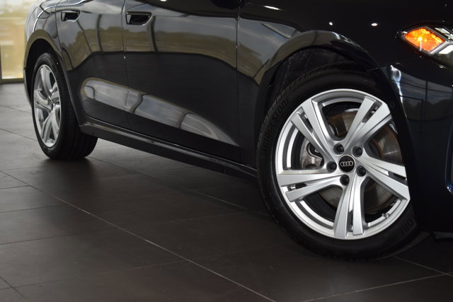 Used 2025 Audi A5 2.0T Premium Plus w/ Premium Plus AWD/4WD image 3
