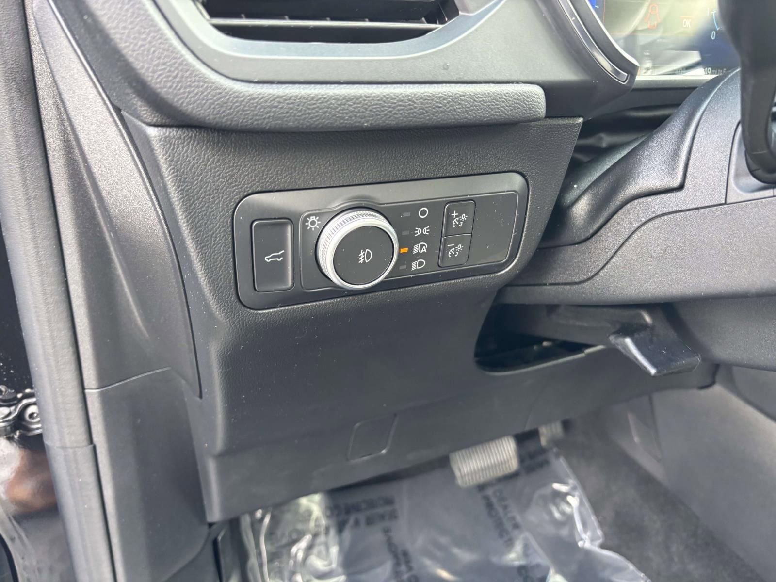 Used 2022 Ford Escape Titanium w/ Titanium Elite Package image 17