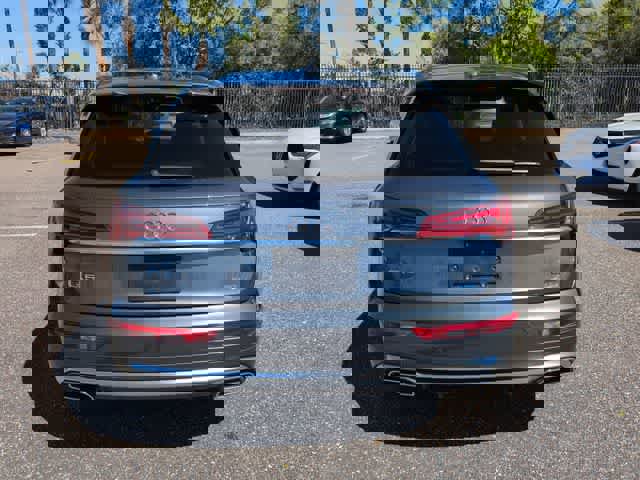 Used 2023 Audi Q5 2.0T Premium w/ Convenience Package image 7