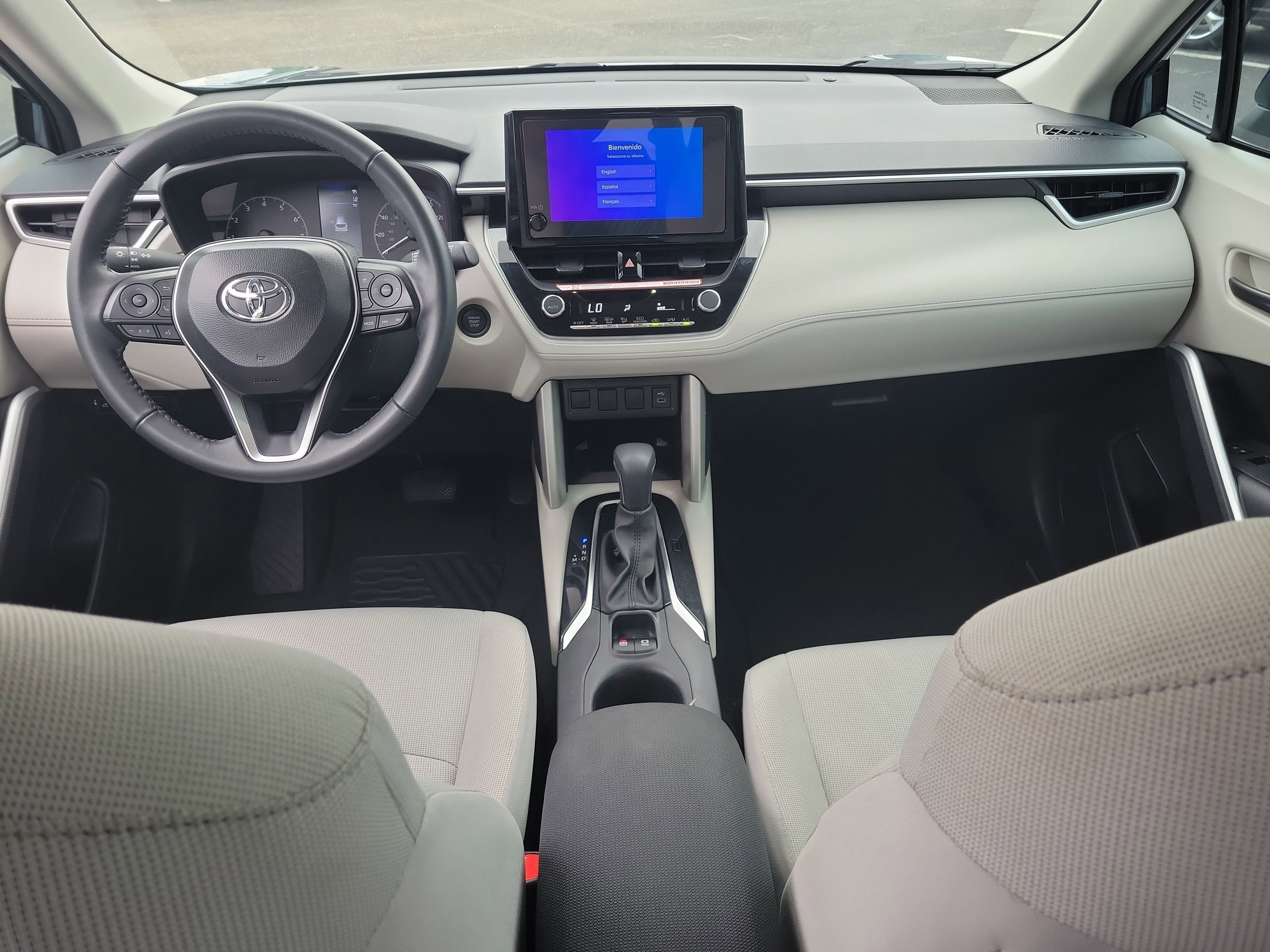 Used 2025 Toyota Corolla Cross LE FWD image 16
