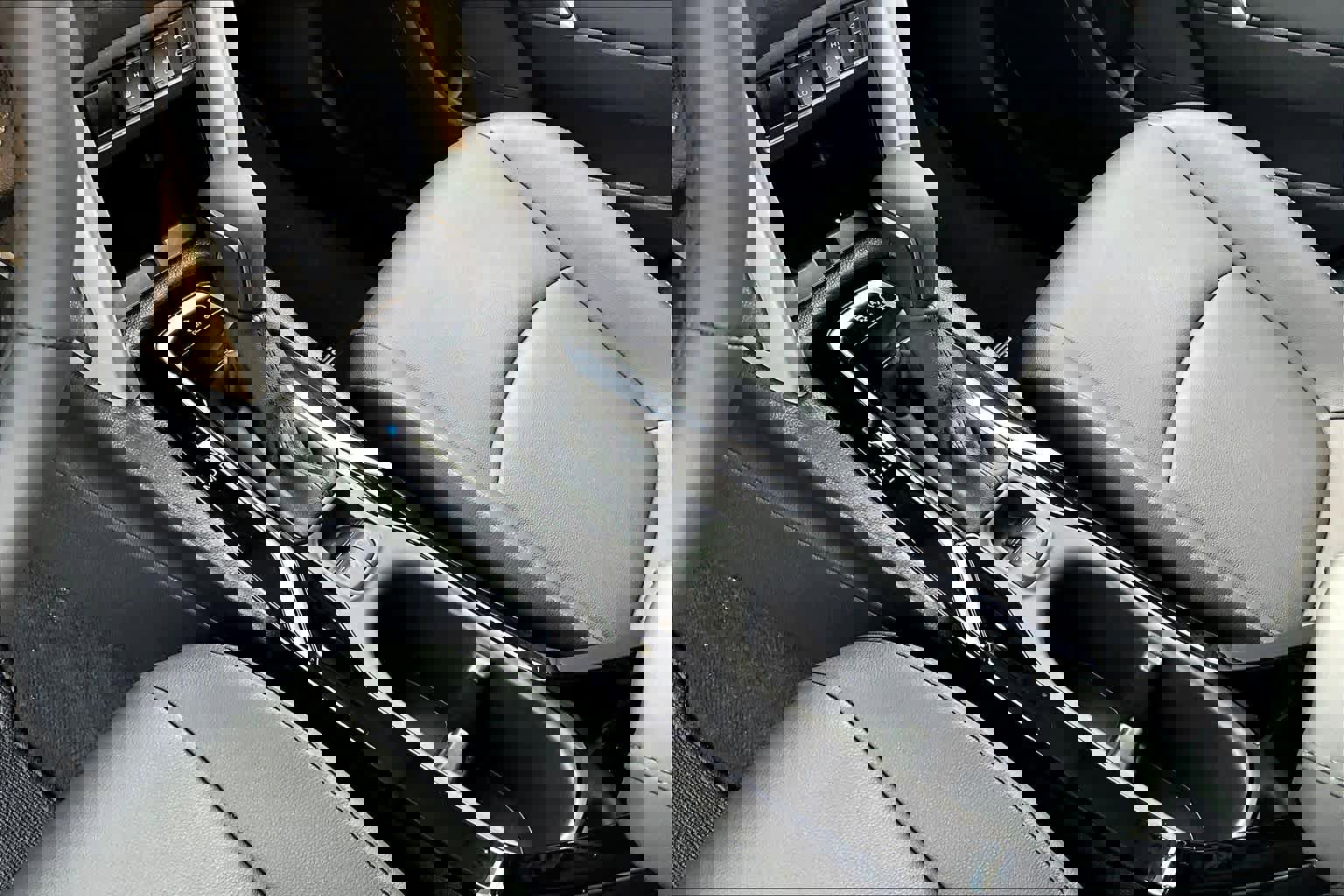 Used 2024 Toyota Corolla Cross XLE w/ Convenience Package image 17