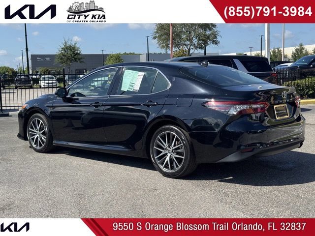 Used 2023 Toyota Camry XLE FWD image 3