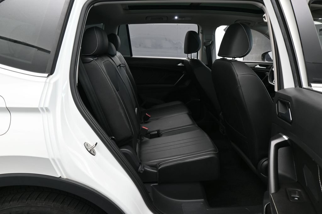 Used 2023 Volkswagen Tiguan SE FWD image 39