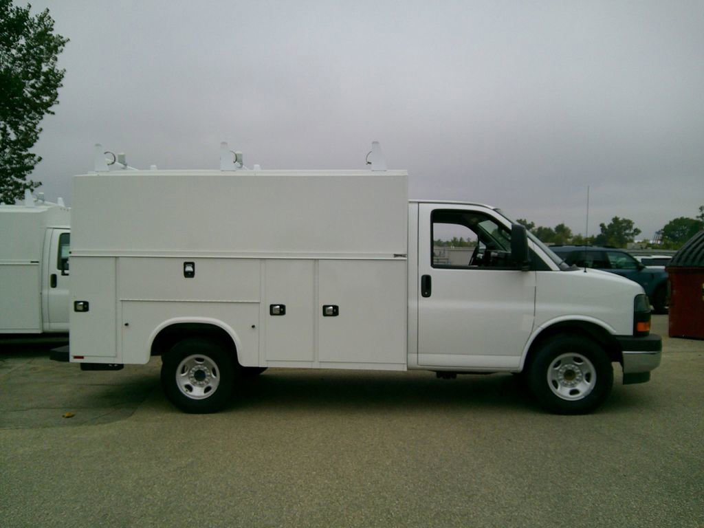 New 2025 GMC Savana 3500 w/ Power Convenience Package image 7