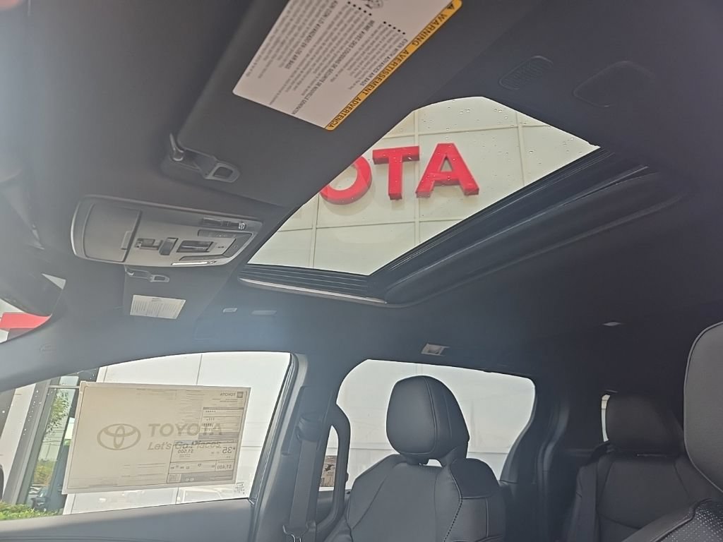 New 2026 Toyota Sienna Platinum AWD/4WD image 25