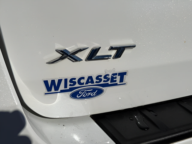 Used 2023 Ford Explorer XLT w/ Equipment Group 202A AWD/4WD image 18