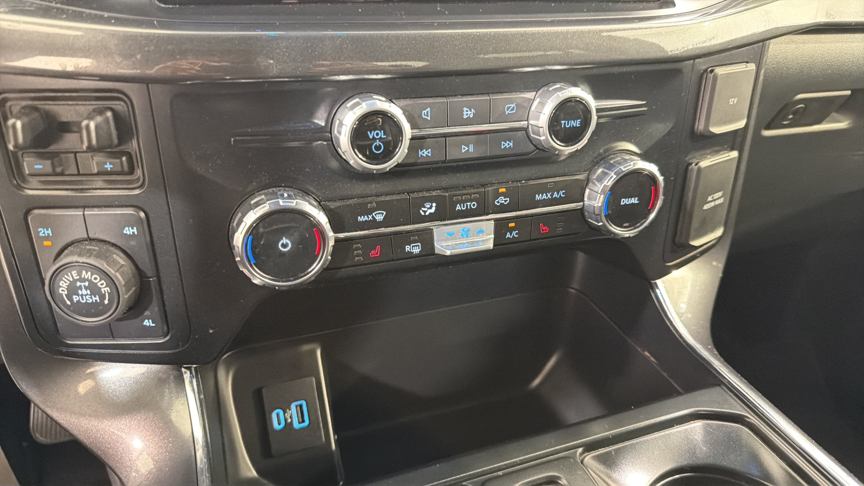 Used 2023 Ford F150 XLT w/ Equipment Group 302A High AWD/4WD image 18