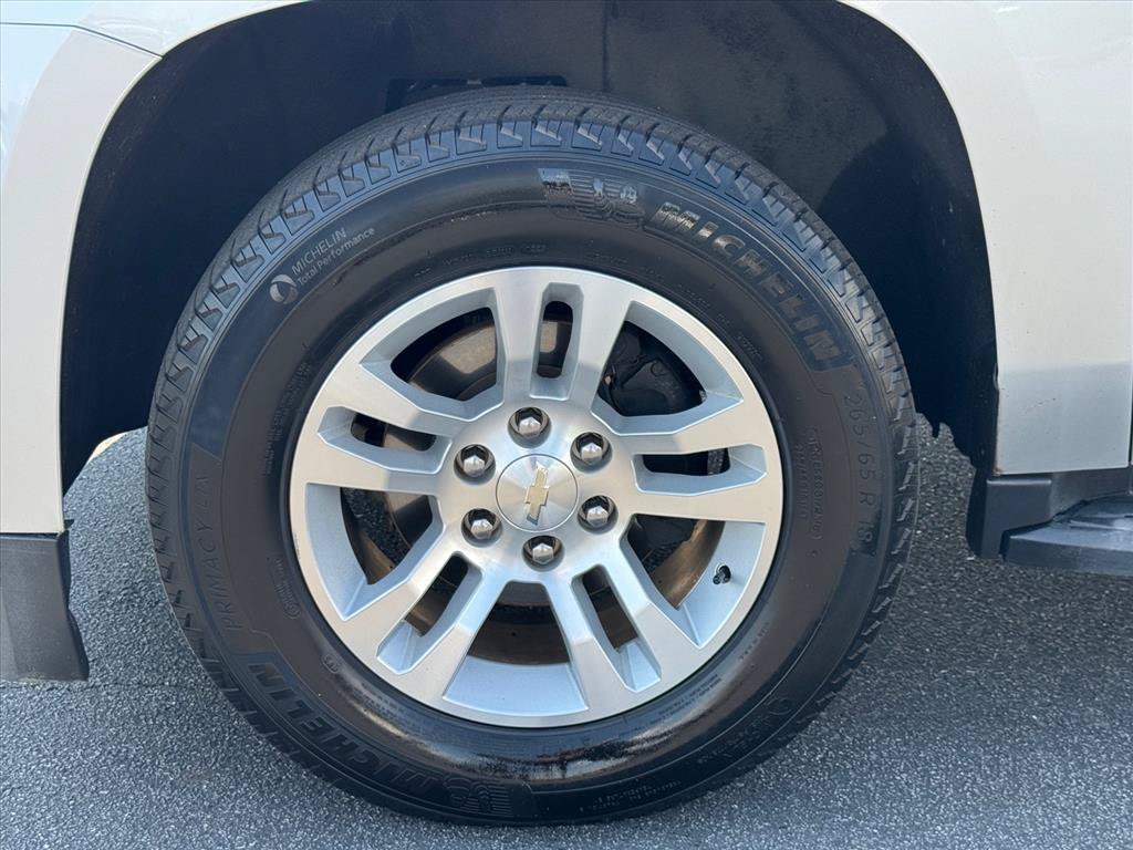 Used 2019 Chevrolet Suburban LT RWD image 9