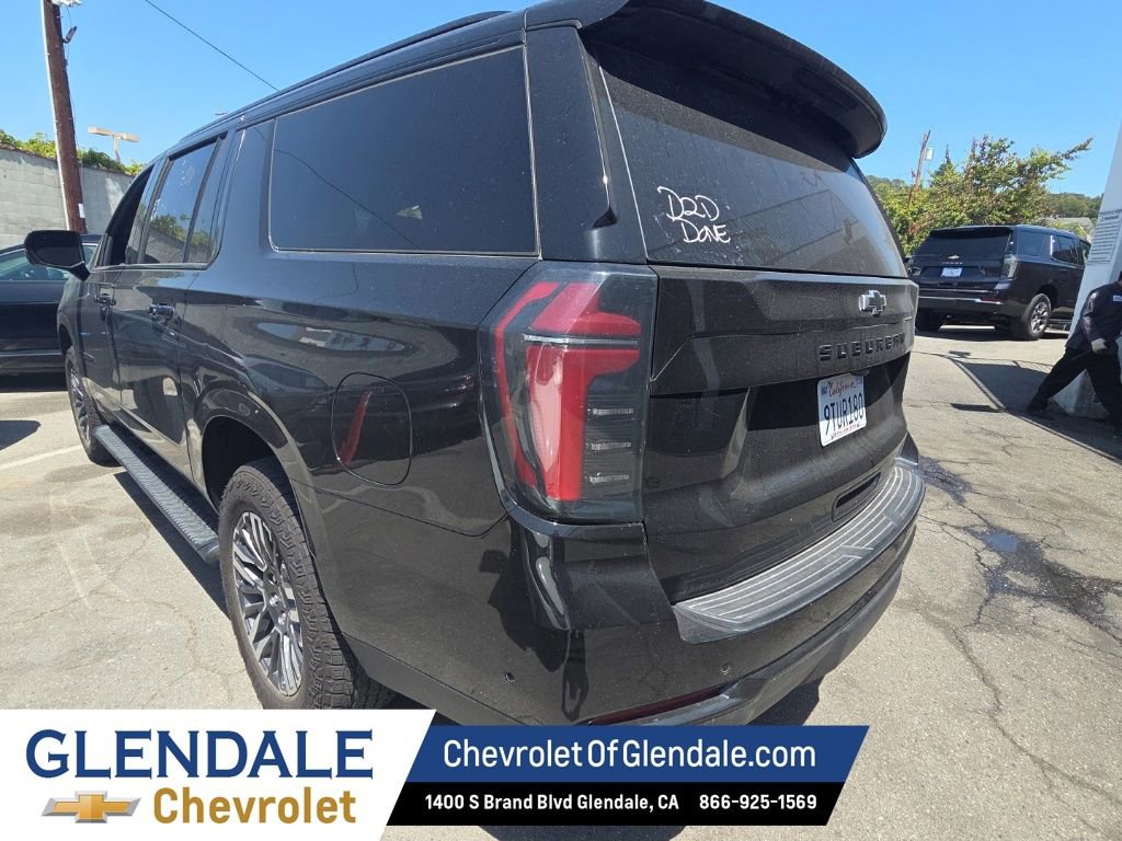 Used 2025 Chevrolet Suburban Z71 AWD/4WD image 5