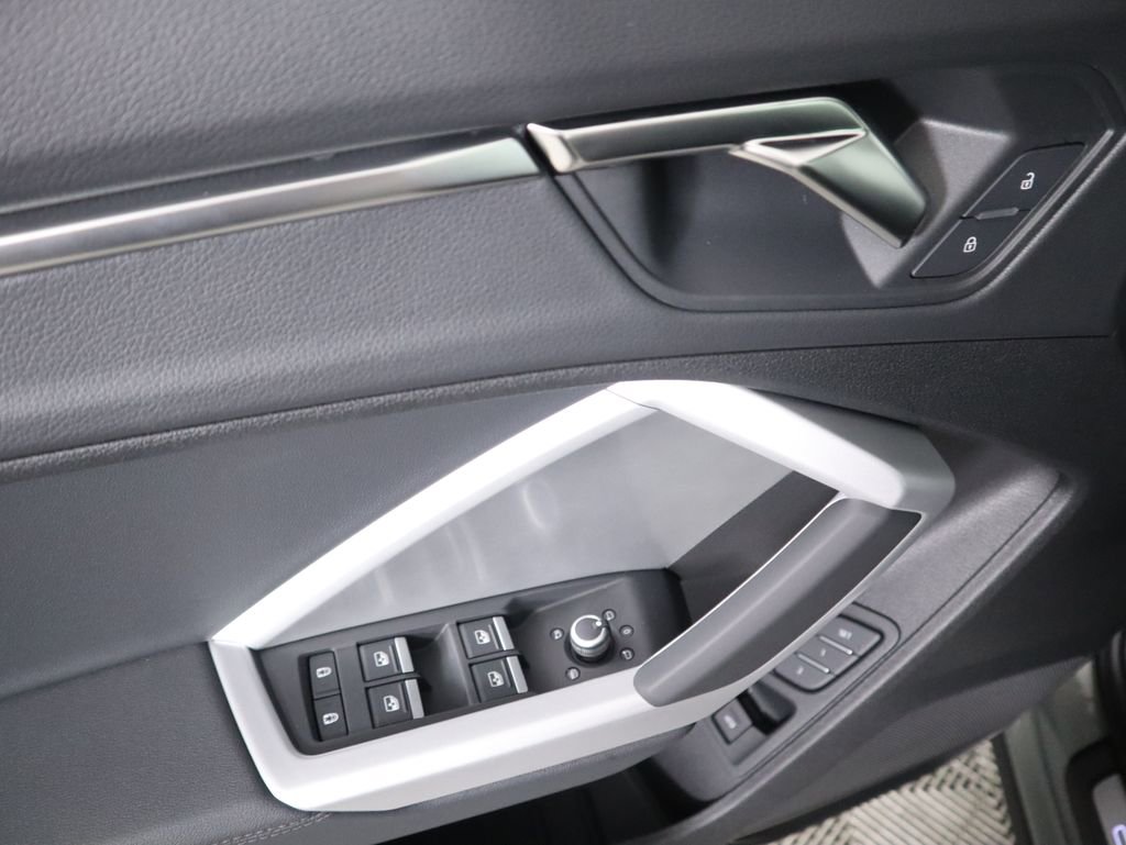 Used 2025 Audi Q3 2.0T Premium w/ Convenience Package image 25