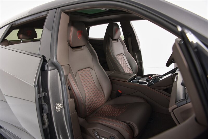 Used 2021 Lamborghini Urus AWD/4WD image 33