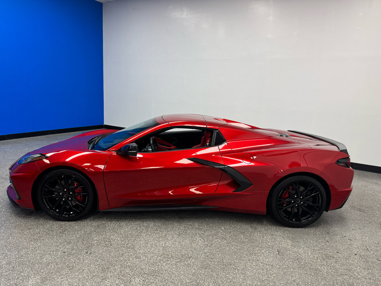 Used 2024 Chevrolet Corvette Stingray Preferred Conv w/ Stealth Interior Trim Package image 7