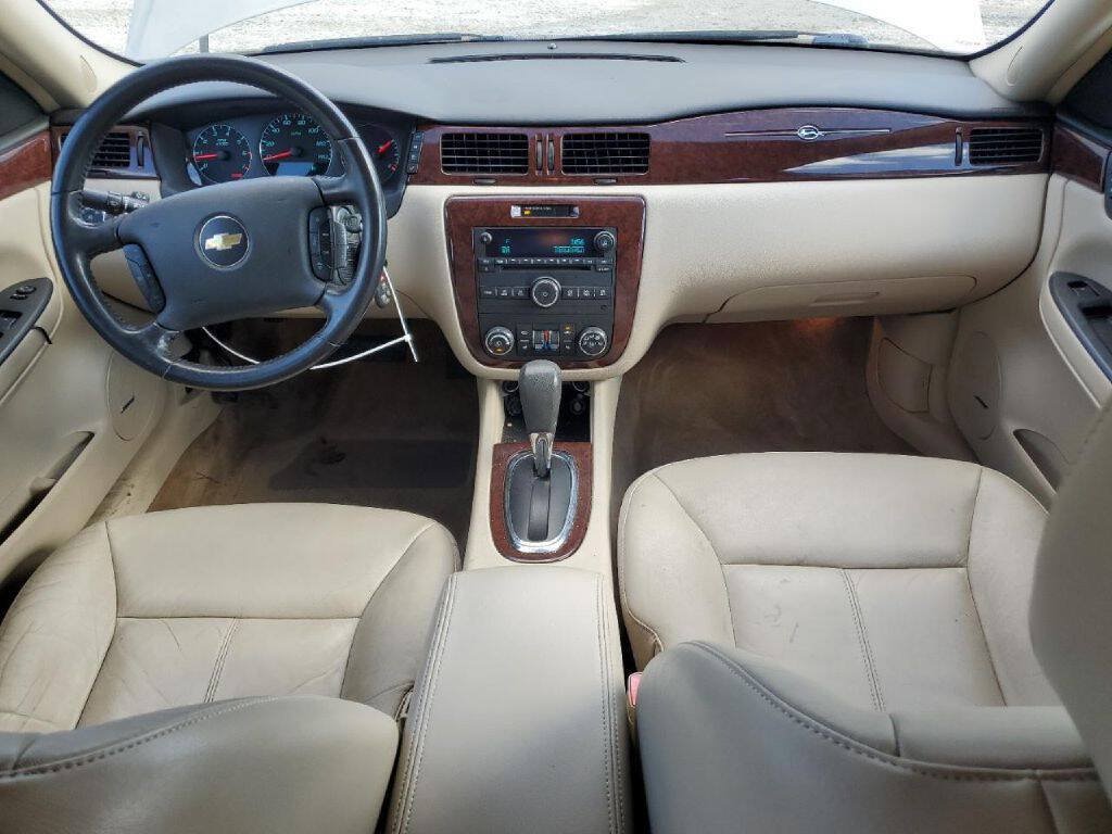 Used 2011 Chevrolet Impala LT w/ Luxury Edition Package FWD image 9