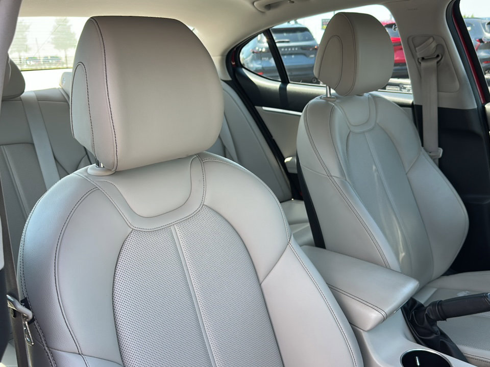 Used 2019 Genesis G70 2.0T Sport RWD image 25