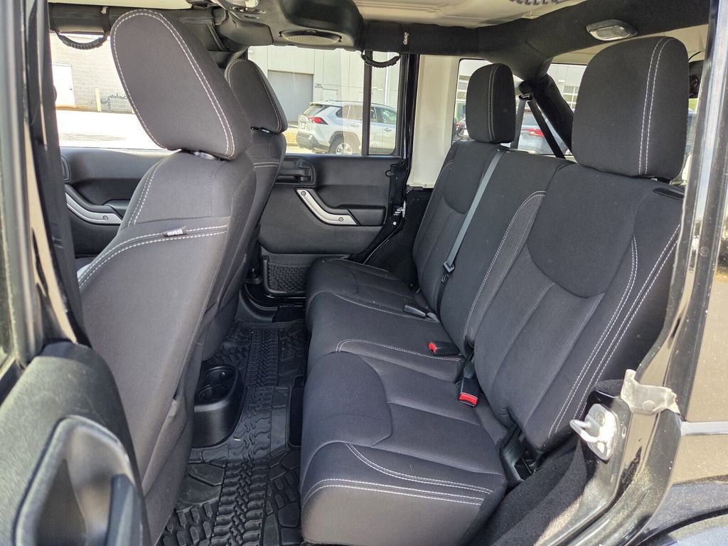 Used 2013 Jeep Wrangler Unlimited Sahara w/ Connectivity Group image 6