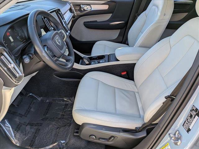 Used 2019 Volvo XC40 T5 Momentum image 18