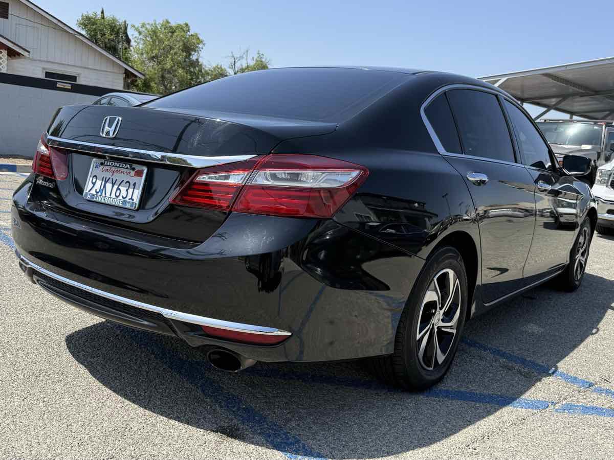 Used 2017 Honda Accord LX image 37