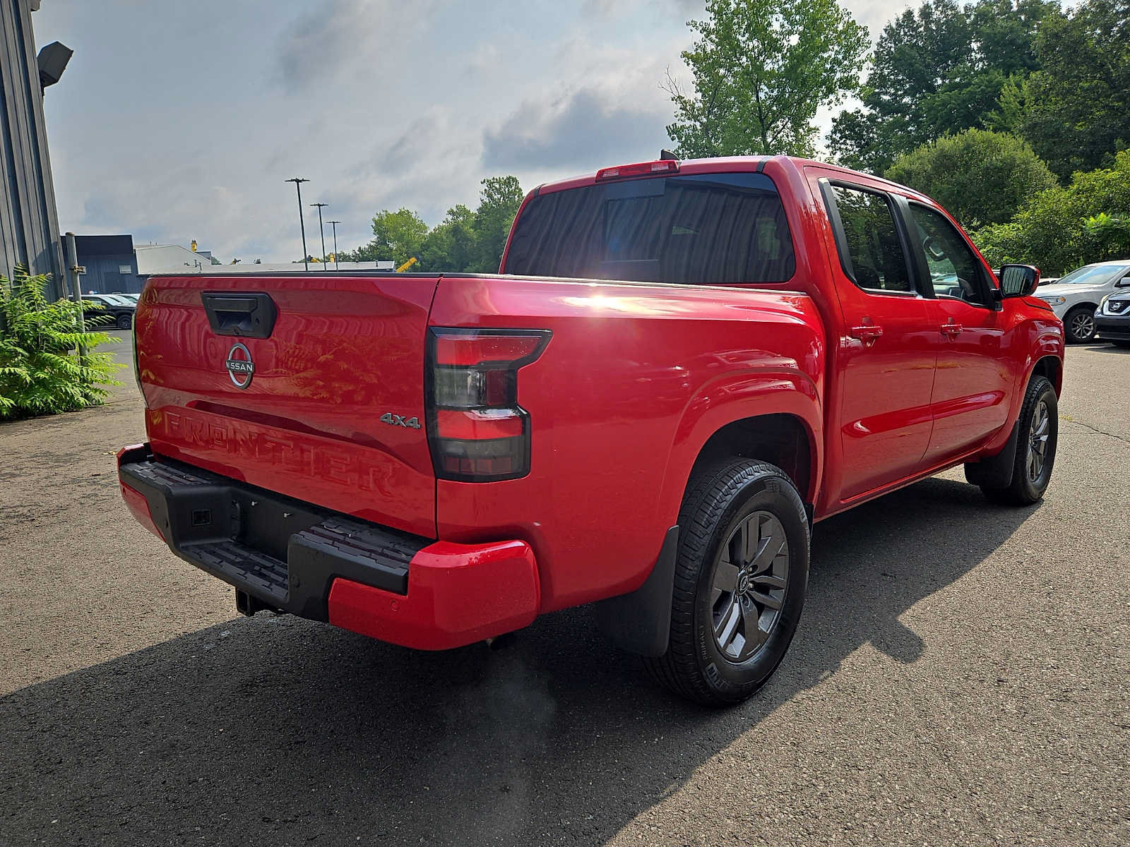 Used 2025 Nissan Frontier SV w/ SV Convenience Package AWD/4WD image 4