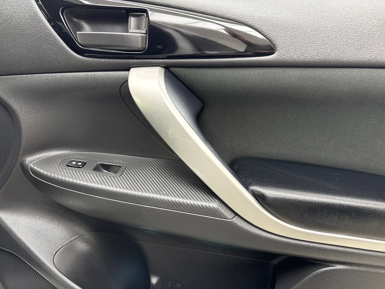 Used 2018 Mitsubishi Eclipse Cross ES FWD image 42