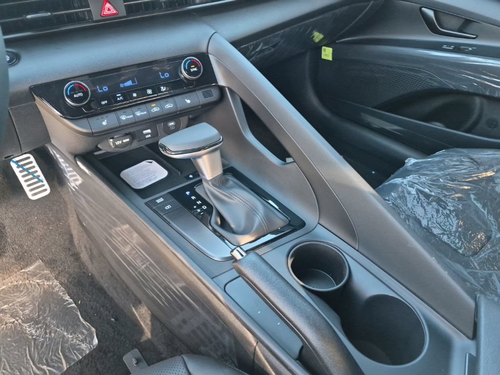 New 2026 Hyundai Elantra SEL Sport FWD image 14