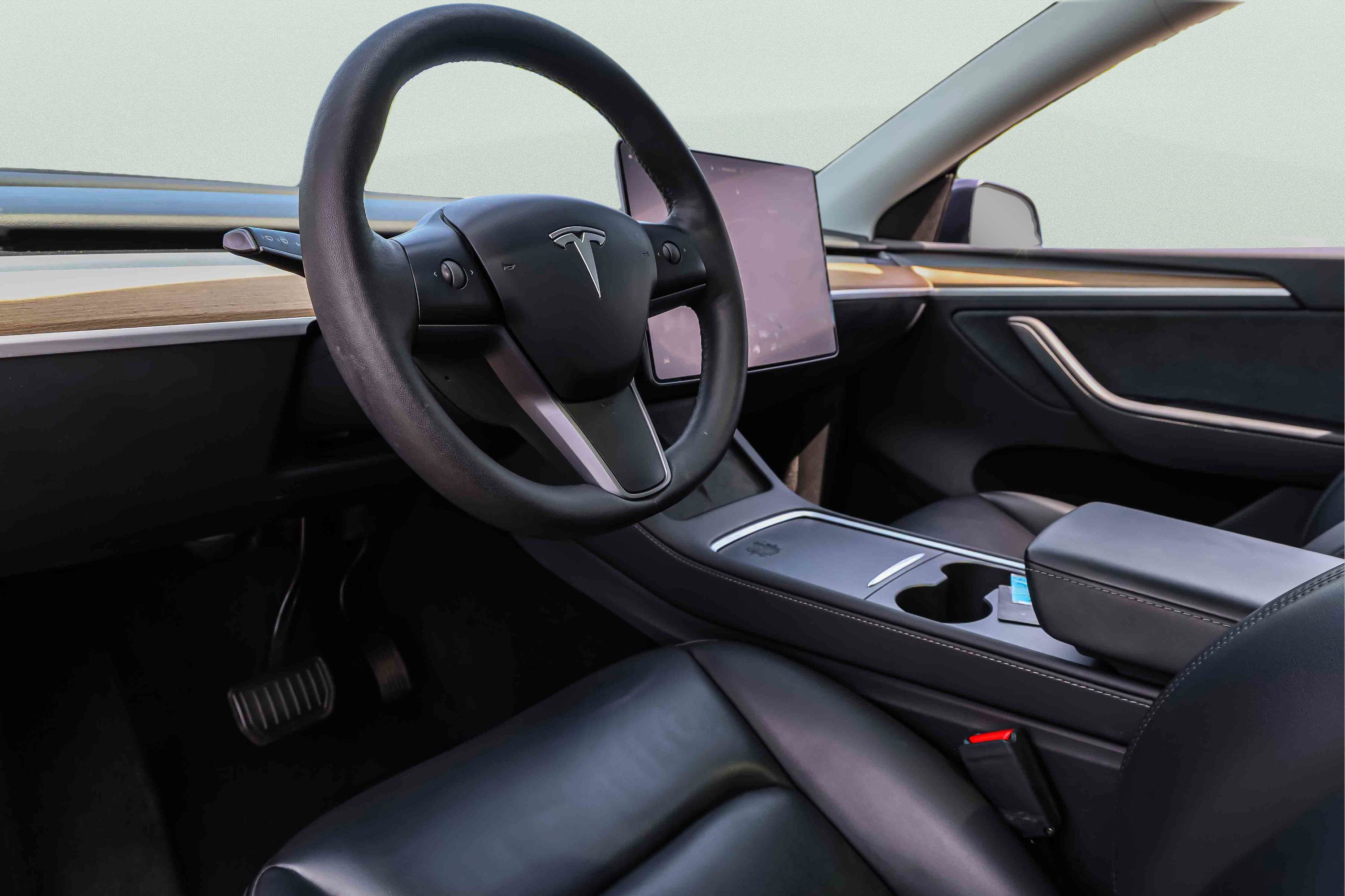 Used 2024 Tesla Model Y Long Range AWD/4WD image 7