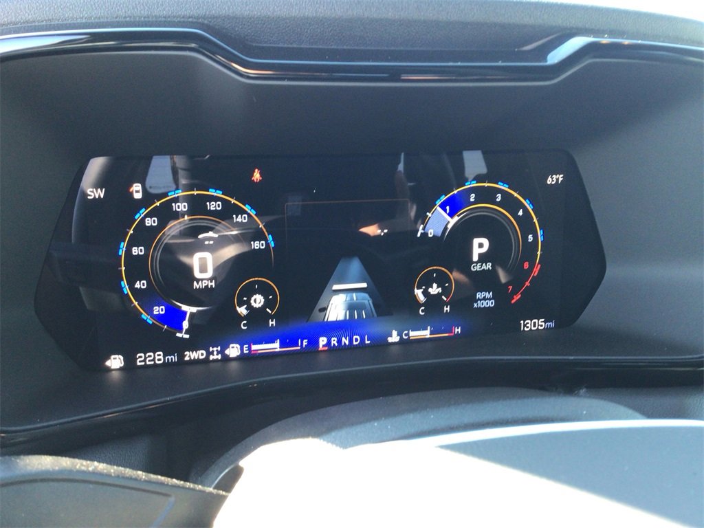 Used 2025 Chevrolet Colorado LT w/ LT Convenience Package image 16