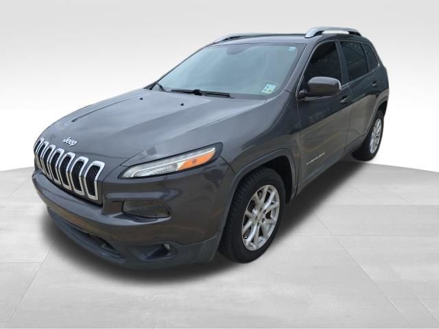 Used 2017 Jeep Cherokee Latitude FWD image 4