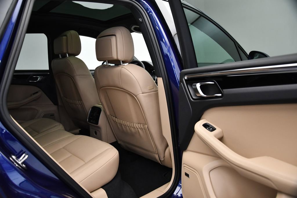 Certified 2025 Porsche Macan image 49