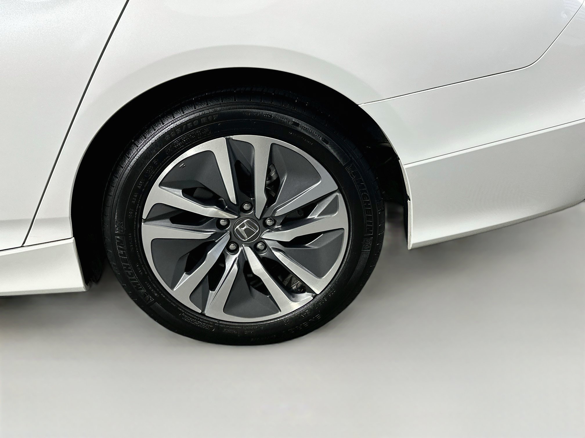 Used 2022 Honda Accord Sport image 11