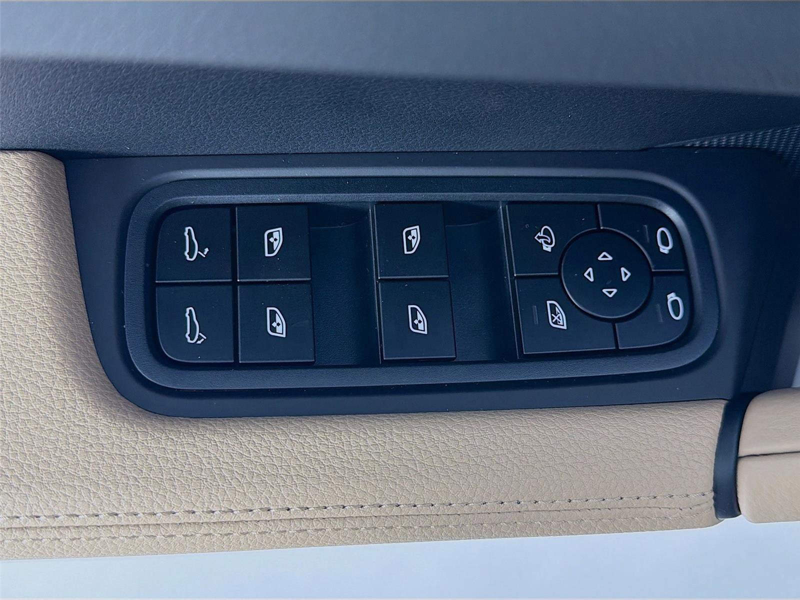 New 2026 Porsche Cayenne Coupe image 8