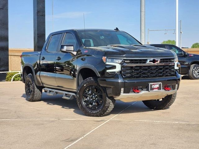 Used 2024 Chevrolet Silverado 1500 ZR2 w/ Technology Package image 2