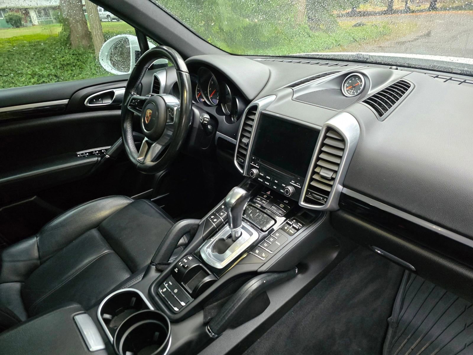 Used 2017 Porsche Cayenne Platinum Edition image 12