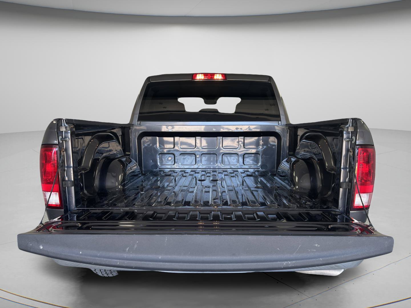 Used 2021 RAM 1500 Classic SLT RWD image 31