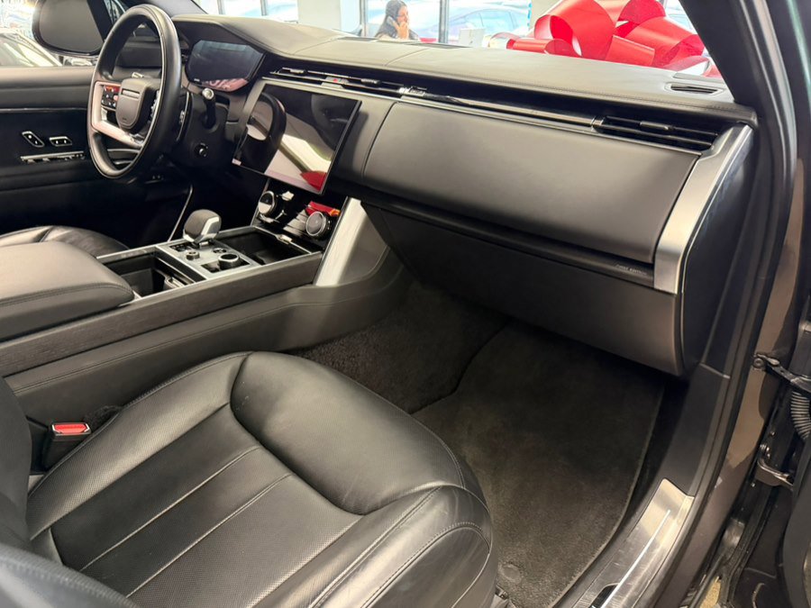 Used 2022 Land Rover Range Rover Long Wheelbase First Edition AWD/4WD image 43