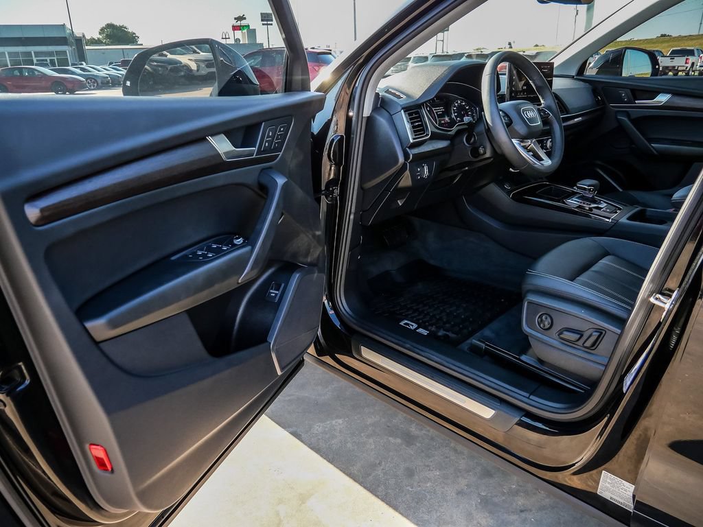 Used 2024 Audi Q5 2.0T Premium AWD/4WD image 32
