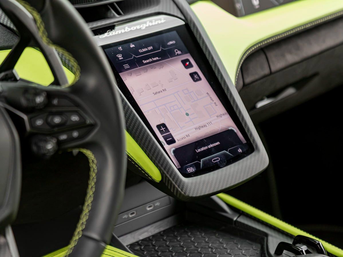 Used 2025 Lamborghini Revuelto image 18