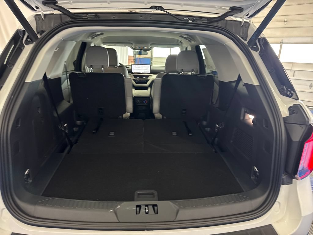 New 2026 Ford Explorer Active w/ Active Comfort Package AWD/4WD image 24