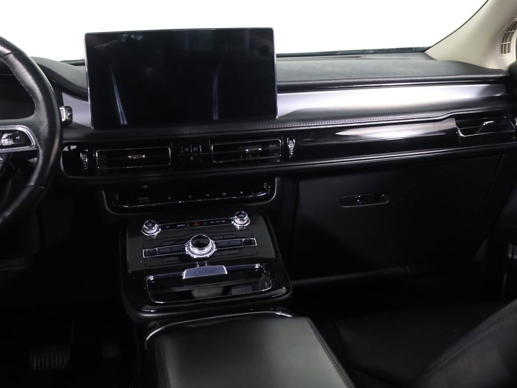 Used 2023 Lincoln Nautilus FWD w/ Premium Package image 34