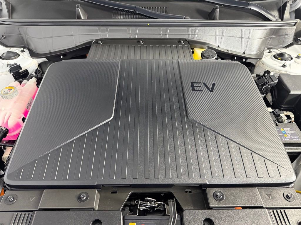 Used 2025 Hyundai Kona Limited FWD image 34