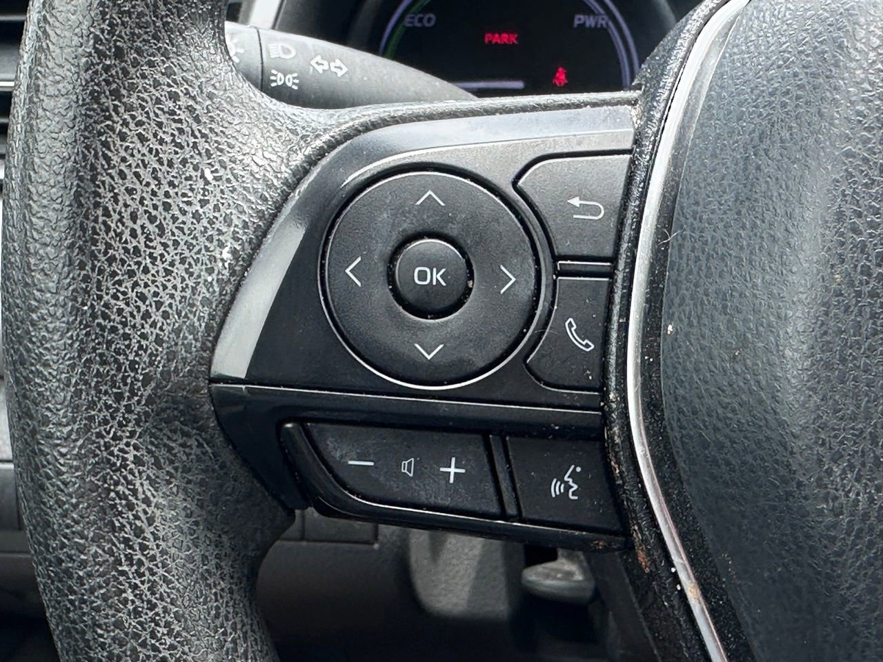 Used 2020 Toyota Camry LE FWD image 21