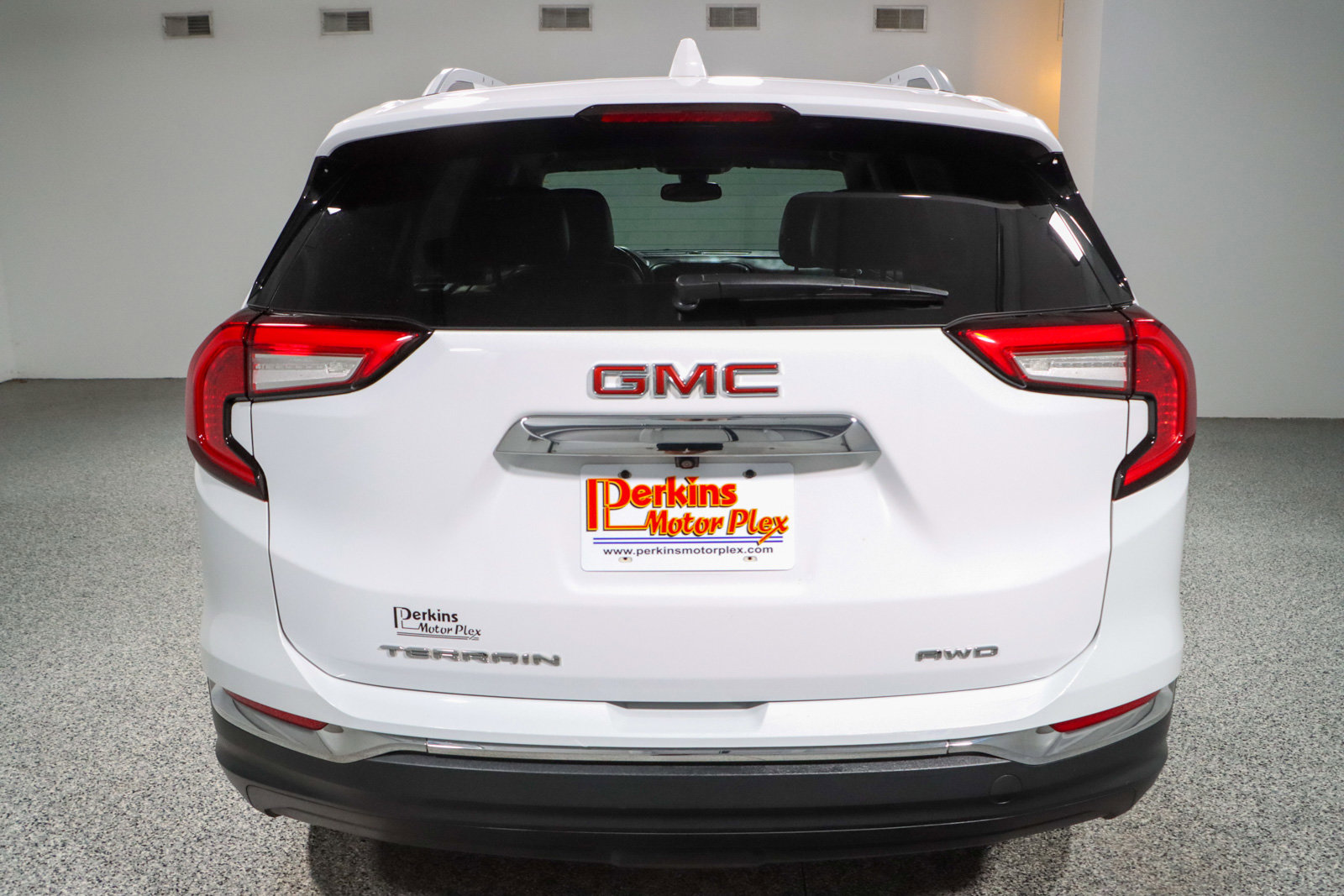 Used 2023 GMC Terrain SLT AWD/4WD image 8