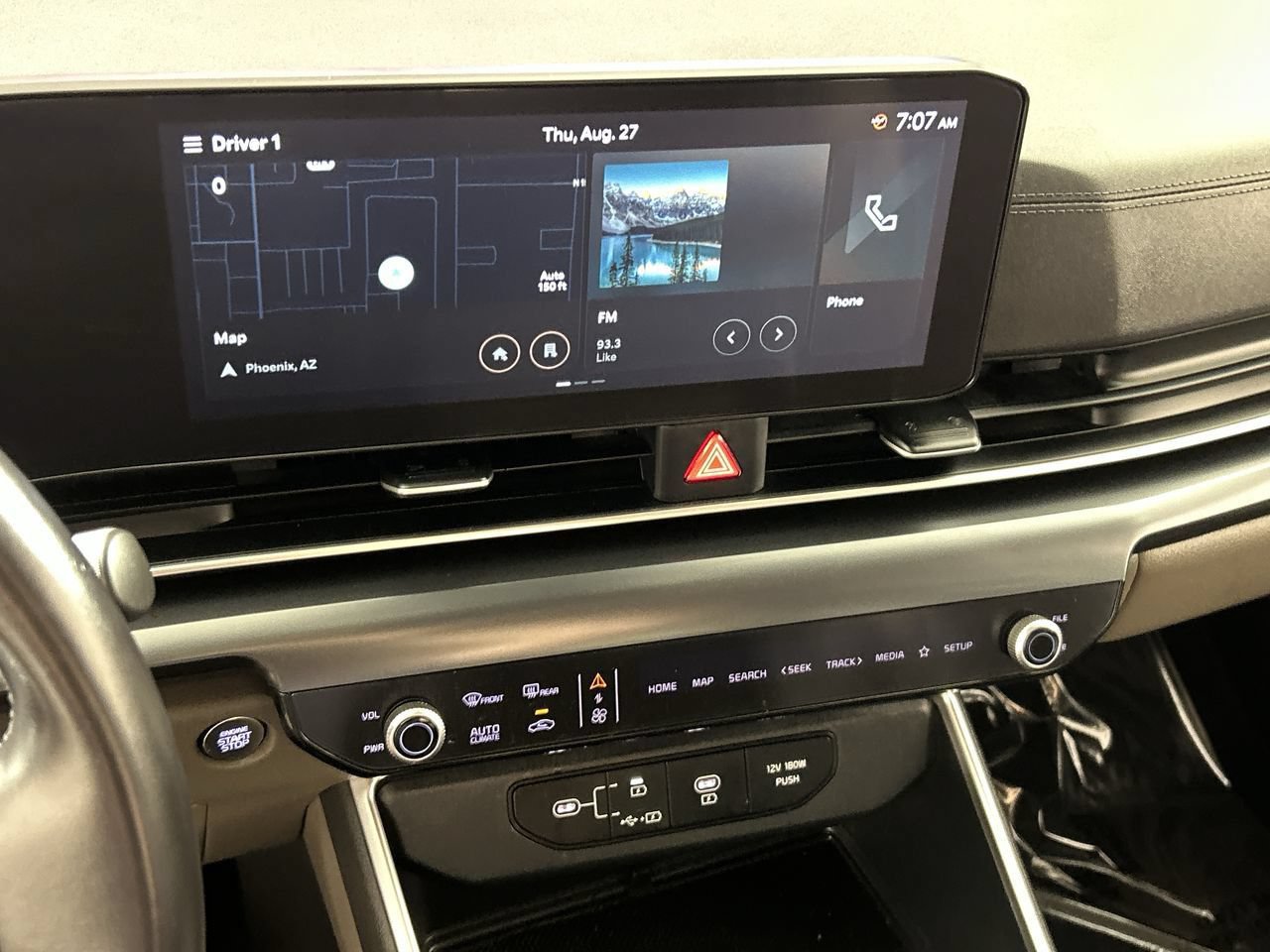 Used 2025 Kia Carnival FWD image 17
