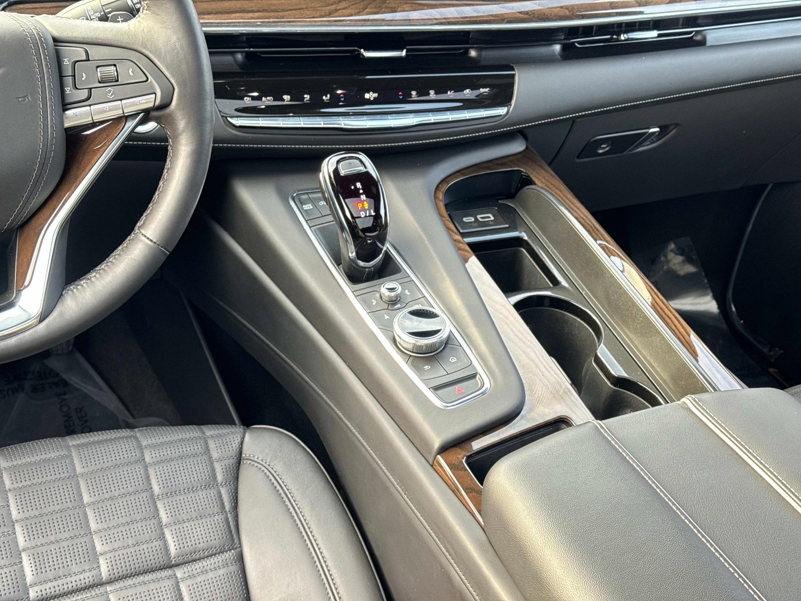 Used 2024 Cadillac Escalade ESV Sport Platinum image 5